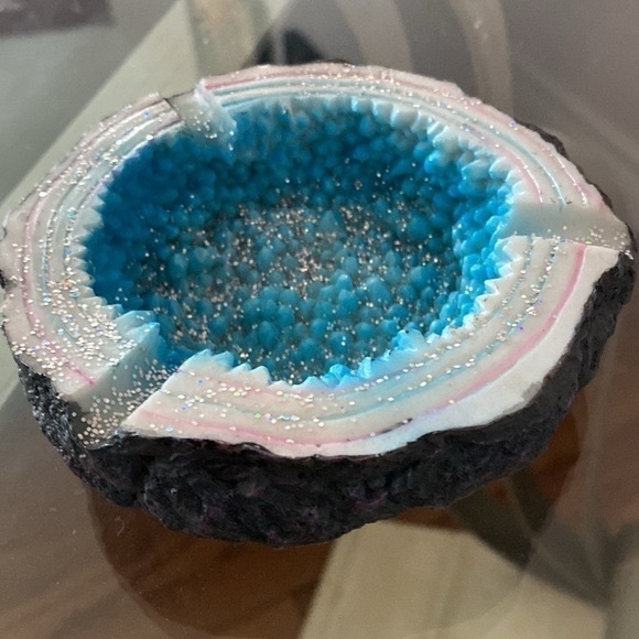 Colorful Blue Crystal Geode Stone Design 4.25 inch Ashtray - Picture 2 of 8